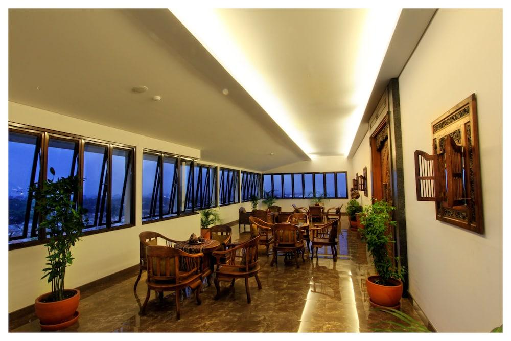Sukajadi Hotel, Convention And Gallery Бандунг Экстерьер фото