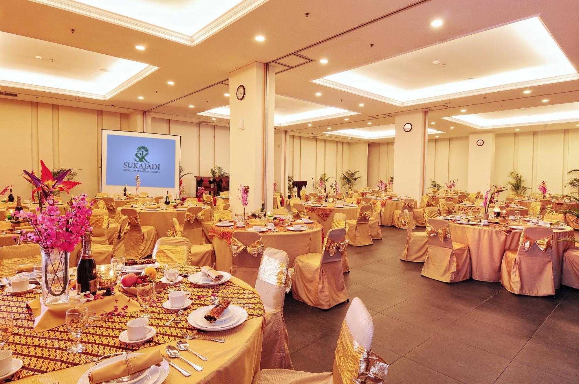 Sukajadi Hotel, Convention And Gallery Бандунг Экстерьер фото