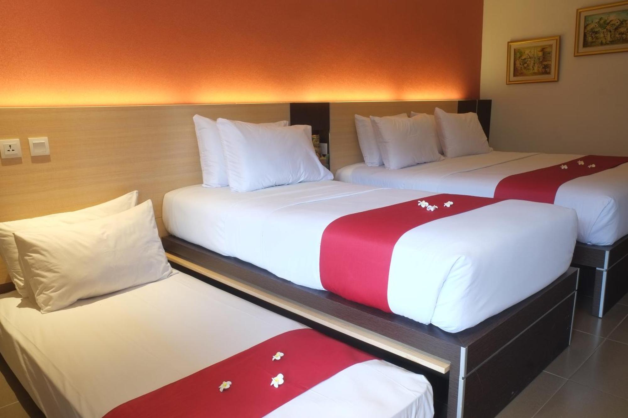 Sukajadi Hotel, Convention And Gallery Бандунг Номер фото